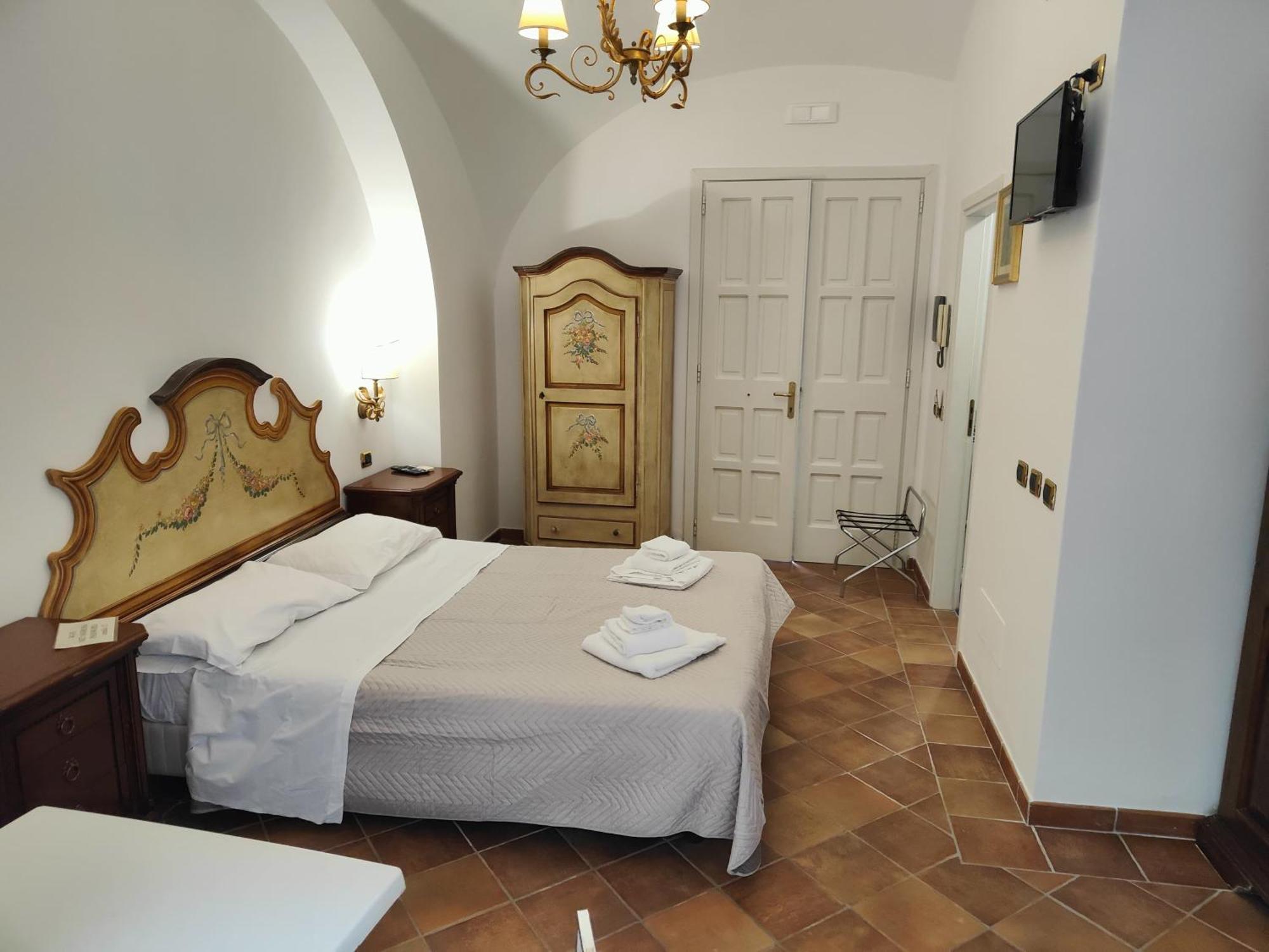Androsa Apartment